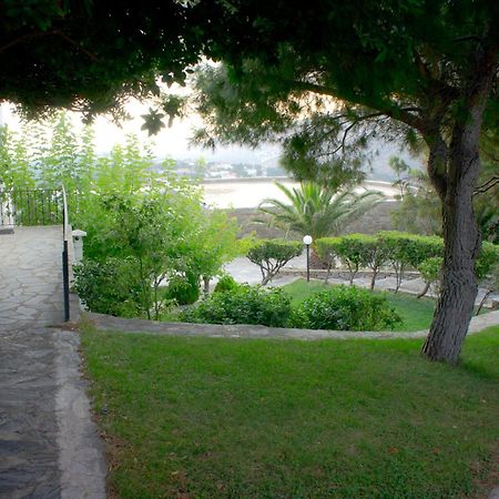 Aiolos Hotel Ménites Extérieur photo