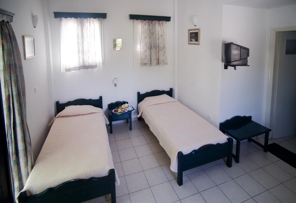 Aiolos Hotel Ménites Extérieur photo