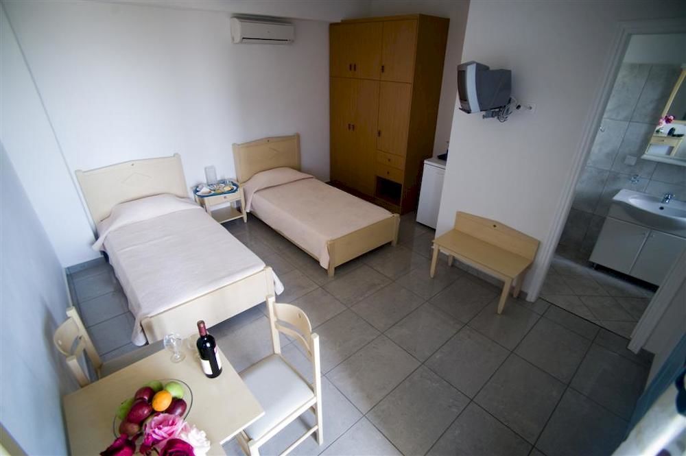 Aiolos Hotel Ménites Extérieur photo